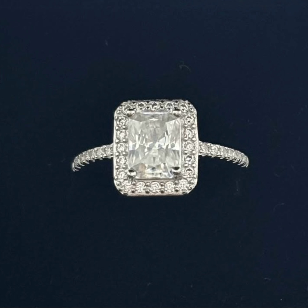 2ct MOISSANITE ring size 7